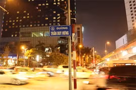 Mại dâm ở Trần Duy Hưng: 'Cò' bám riết gạ gẫm, lừa con mồi 'chui vào rọ'