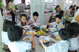 Khẩu phần ăn “bèo bọt” trường Trần Thị Bưởi: Công khai thực đơn... hết khuất tất