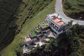 Mã Pì Lèng Panorama “chốt” số mệnh: Cắt 1 tầng trên mặt đất... tấn hài kịch cạn lời?