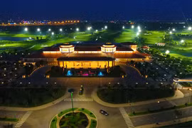 Gallery - Sân Golf Trong Sân Bay Tân Sơn Nhất - Him Lam - image 4