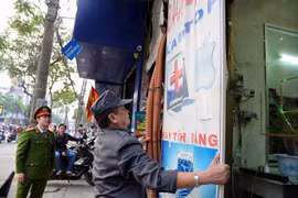 Gallery - Quán Bia Vỉa Hè Có Công An Chống Lưng - image 4