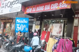 Cửa hàng thời trang thi nhau xả hàng nghỉ Tết
