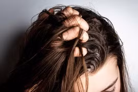 Bí quyết khắc phục tóc bết trong mùa đông