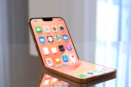 Vì sao iPhone màn hình gập tiếp tục bị trì hoãn?