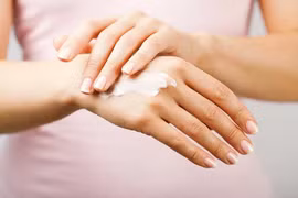 Thói quen xấu khiến da tay "già" trước tuổi