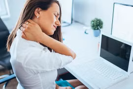 Đau mỏi vai gáy - Nỗi lo của dân văn phòng