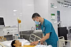 Xơ gan giai đoạn cuối do... dùng thuốc không rõ nguồn gốc