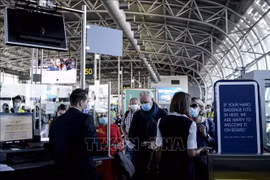 Video: Châu Âu sẽ dỡ bỏ quy định đeo khẩu trang khi đi máy bay