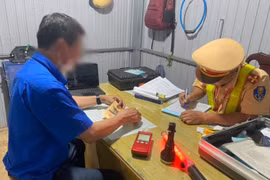 Xử phạt tài xế xe buýt vi phạm nồng độ cồn ở Đắk Nông