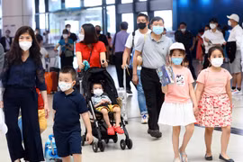 Giá vé máy bay dịp nghỉ lễ 30/4-1/5 tăng "sốc"