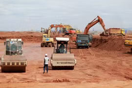 Nhộn nhịp trên công trường các dự án trọng điểm giao thông sau Tết
