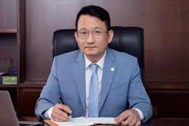 Ngân hàng Phương Đông (OCB): CEO 12 năm ngồi ghế nóng từ nhiệm
