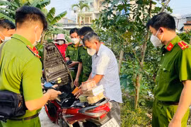 Những phi vụ buôn lậu vàng, USD cực lớn gây chấn động miền Tây