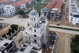 Cận cảnh nhiều biệt thự khủng bên trong khu đô thị mới Phú Lương