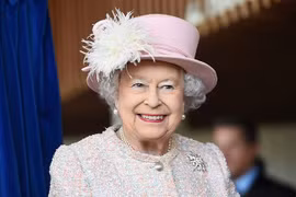 Gallery - NỮ HOÀNG ANH ELIZABETH II QUA ĐỜI - image 11