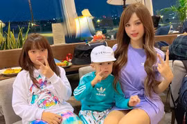Diện mạo chuẩn mỹ nhân nhí của con gái 9 tuổi nhà Huyền Baby