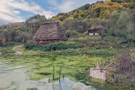 Vẻ đẹp ma mị đáng sợ của thung lũng chết chóc ở Romania