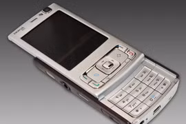 Nhìn lại những “chú dế sừng sỏ” từng bị iPhone đời đầu... hạ gục 