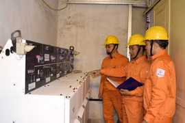 Đảm bảo cung cấp điện an toàn, ổn định dịp 30/4