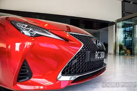 Xe hạng sang Lexus RC 300 2020 xuất hiện ấn tượng tại Hà Nội 