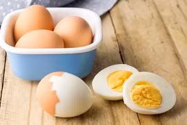 Trứng gà "ngon, bổ, rẻ" nhưng kỵ với những người này