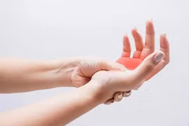 Bác sĩ chỉ rõ dấu hiệu cơ thể "kêu cứu" vì đang thiếu canxi