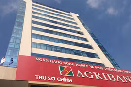 Agribank coi thường luật pháp, tổ chức in lịch...không đấu thầu?