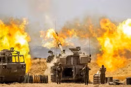 60 máy bay chiến đấu, 4 lữ đoàn hạng nặng Israel tiến vào Gaza