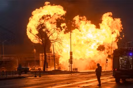 Nga dội trận "cuồng phong", 15 tỉnh Ukraine chìm trong bóng tối