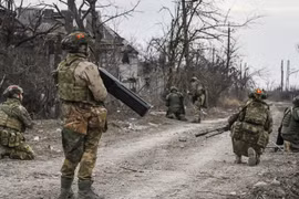 Quân Nga cắt đứt mọi tuyến đường tiếp tế của Ukraine ở Kursk 