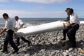 Mảnh vỡ nghi của MH370 dạt vào bờ biển Reunion từ trước?