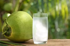 Lợi ích sức khỏe ít người biết của nước dừa