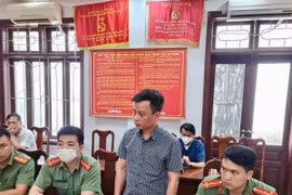 Đòi 200 triệu đồng để làm sổ đỏ, cán bộ UBND bị bắt