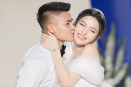 Gallery - Bạn Gái Vợ Cầu Thủ - image 11