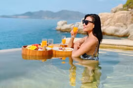 Bị nói xài tiền phung phí đi du lịch mùa dịch, Thúy Diễm đáp trả 