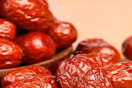 Ngày ăn 3 quả táo đỏ ‘trẻ mãi không già’