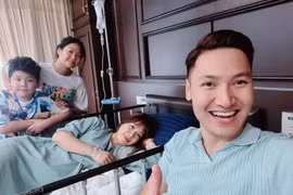 Mạnh Trường khi làm bố bỉm khác hẳn lúc lên truyền hình