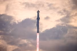 SpaceX phóng thử nghiệm lần 3 tên lửa mạnh nhất thế giới