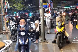 Tình hình chung của cánh mày râu cận Tết... "Chờ người yêu shopping"