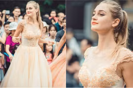 Dân mạng "săn lùng" vũ công Tây tại Carnival phố đi bộ