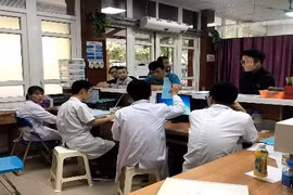 Chiều mùng 1 Tết bận rộn cùng các bác sĩ khoa cấp cứu BV Xanh-pôn