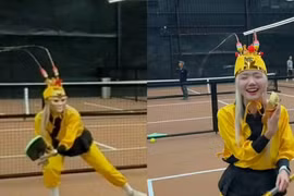 Phương Ly cosplay đến sân pickleball, ai nhìn cũng ngã ngửa