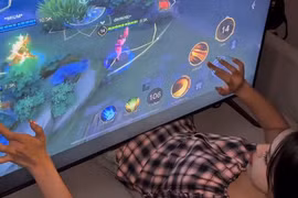 Gái xinh chơi Liên Quân khiến anh em game thủ tìm kiếm info