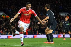 Man United có "soái ca" mới: Buồn ngủ gặp chiếu manh