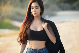 Đừng chú ý đến Trang Phi nữa, Mì Gõ còn có hot girl nóng bỏng hơn