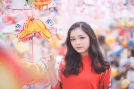 Nữ sinh ĐH Mở gây sốt MXH với bộ ảnh khoe áo dài trung thu