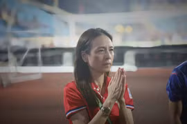 "Con cưng" thất trận,"người đàn bà thép" của U23 Thái Lan ngấn lệ