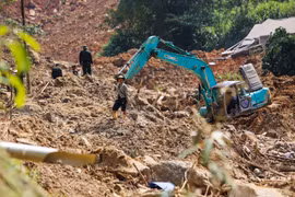 Tìm thấy 8 thi thể trong vụ sạt lở ở thôn Nậm Tông 