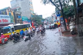 Gallery - Hà Nội Ngập Nặng - image 8