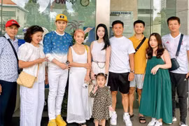 Bạn gái tin đồn của Quang Hải tung ảnh lung linh tại Pháp